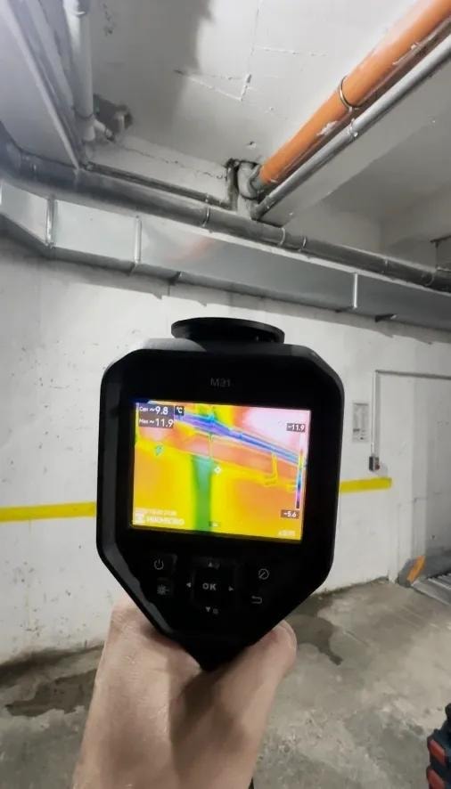 HIKMICRO M31 termovizijsko snimanje cevi u garaži
