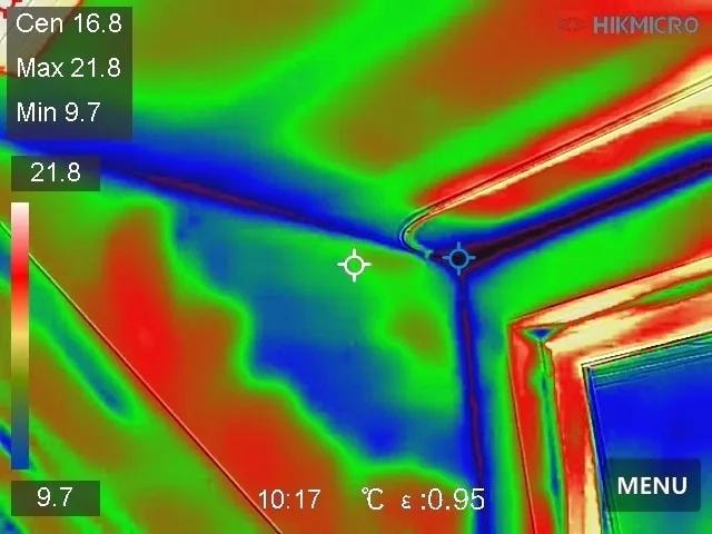 HIKMICRO termovizijsko snimanje ugla plafona i zida