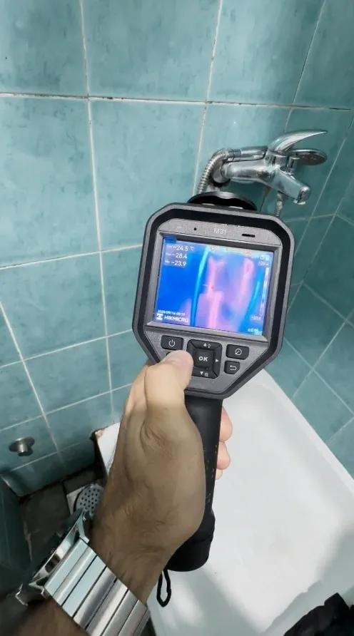 HIKMICRO M31 termovizijsko snimanje kupatila pored kade